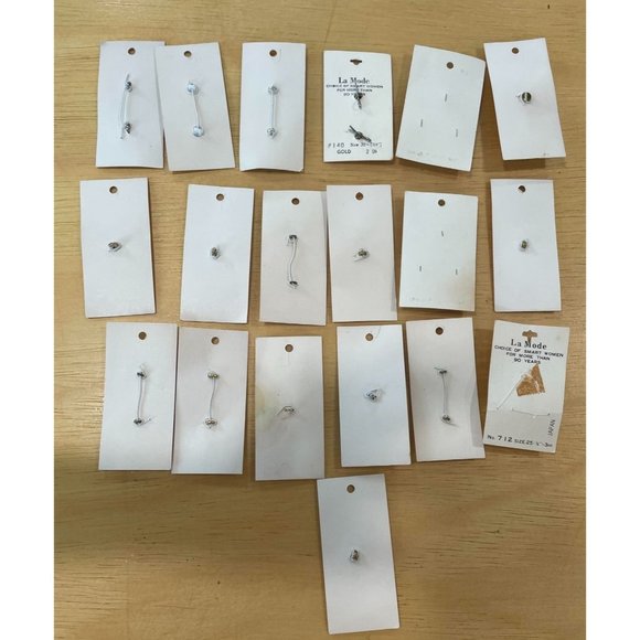 Vintage Miscellaneous Buttons for Jewelry/Clothing (19 New in Packaging) - Picture 2 of 9